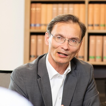 Titelfoto von Frank Starke - Rechtsanwalt und Anwalt für Verkehrsrecht | Bußgeld Unfall Dresden